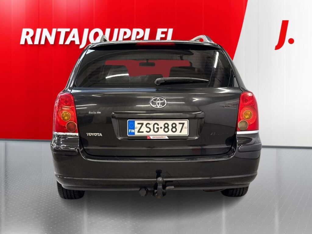 Toyota Avensis 2004 Musta