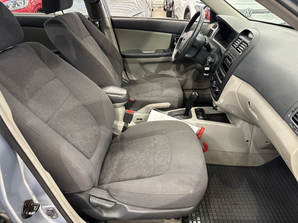 Kia Cerato 2005 Sininen