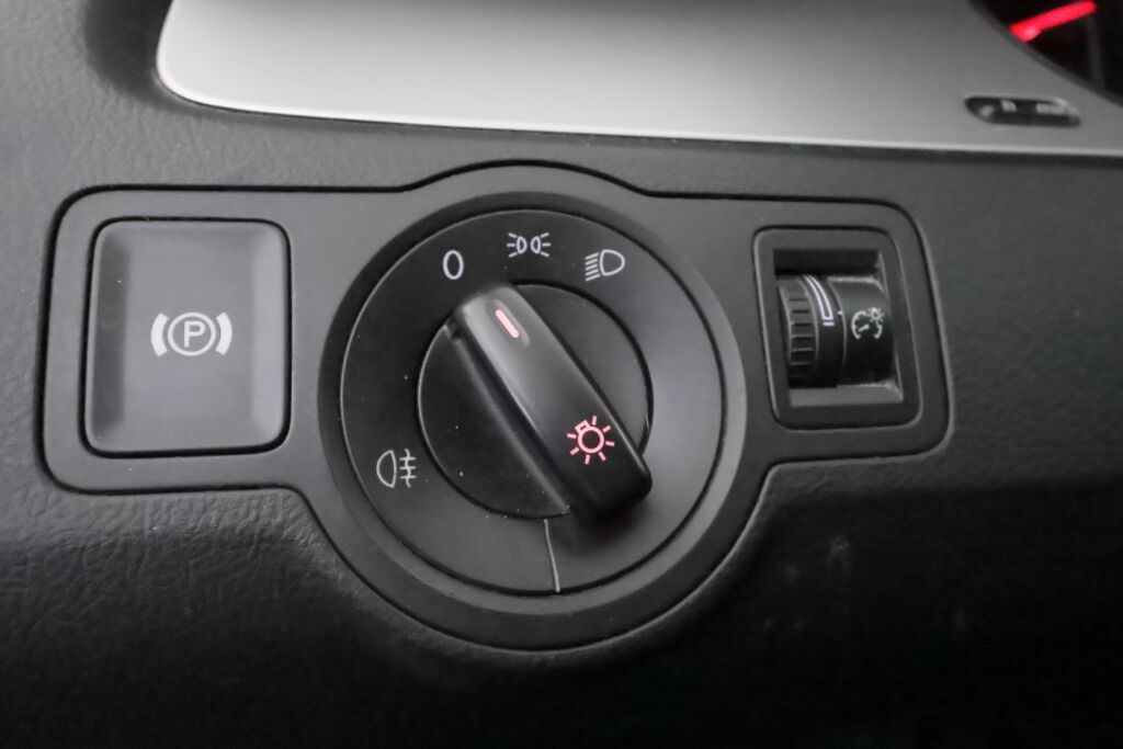 Volkswagen Passat 2008 Musta