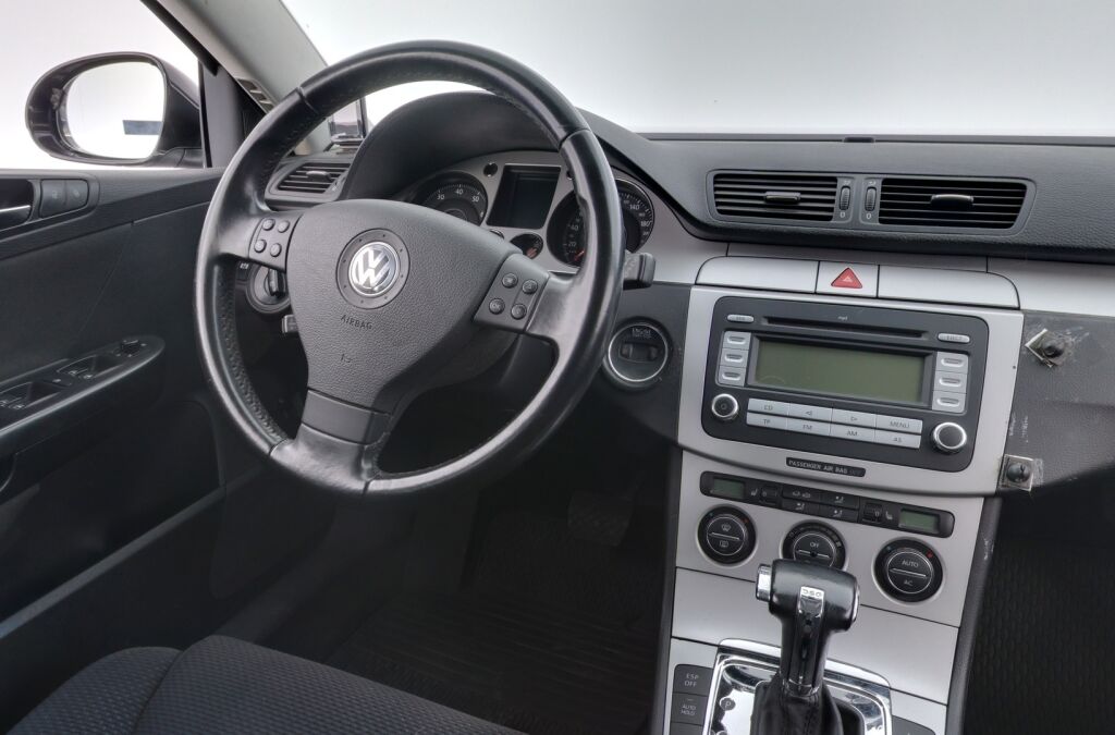 Volkswagen Passat 2008 Musta