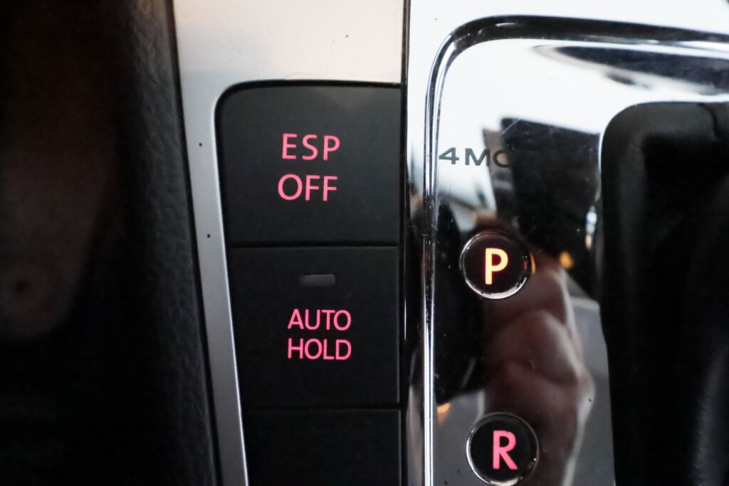 Volkswagen Passat 2008 Musta