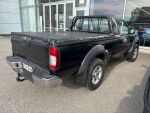 Nissan Navara 2003 Musta