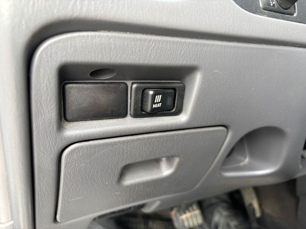 Nissan Navara 2003 Musta