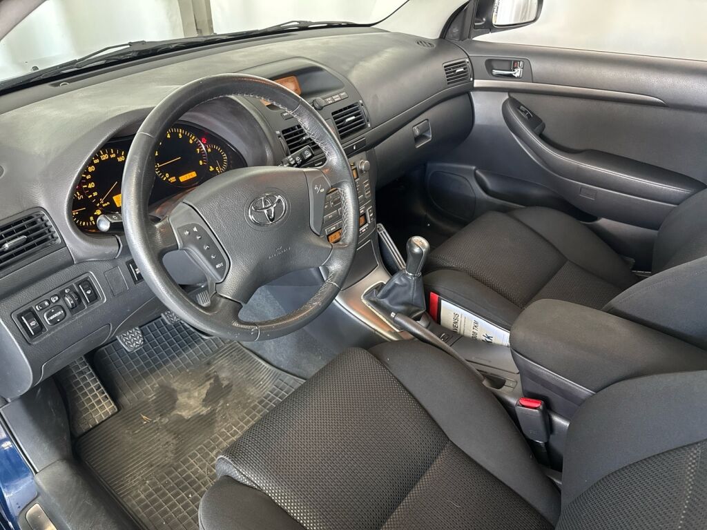 Toyota Avensis 2003 Sininen