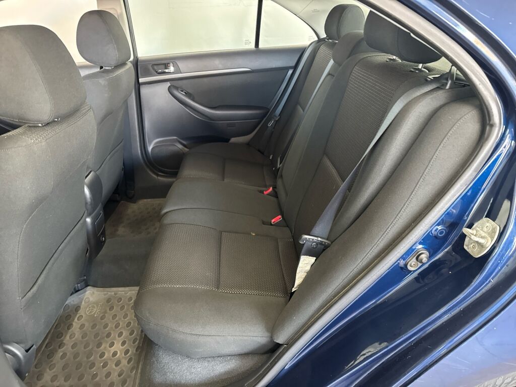 Toyota Avensis 2003 Sininen