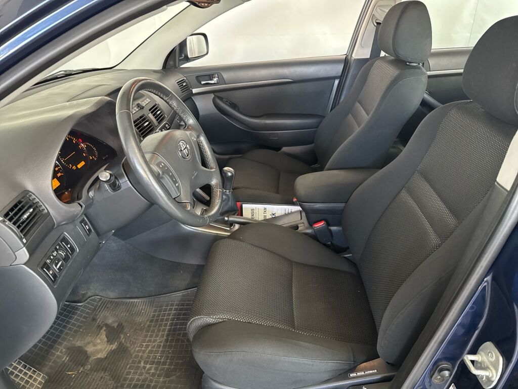 Toyota Avensis 2003 Sininen