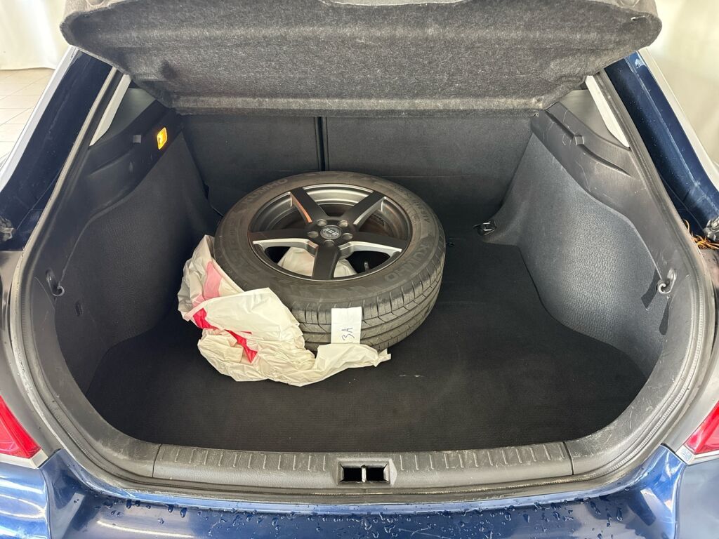 Toyota Avensis 2003 Sininen