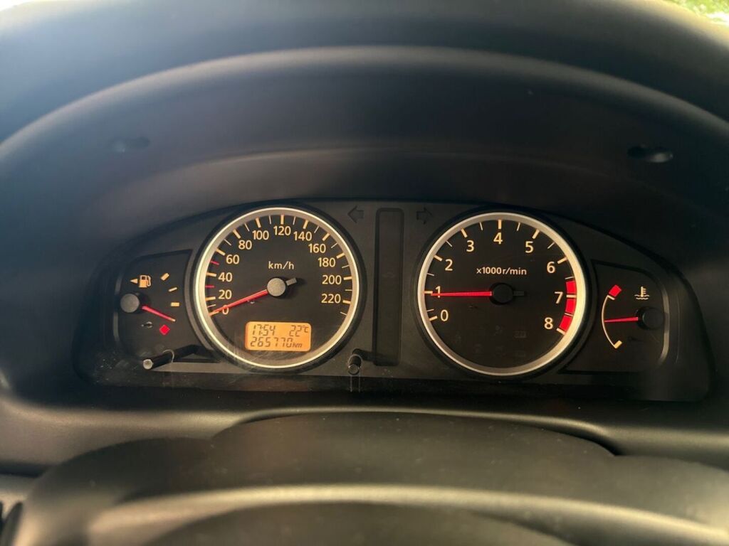 Nissan Almera 2006 Hopea
