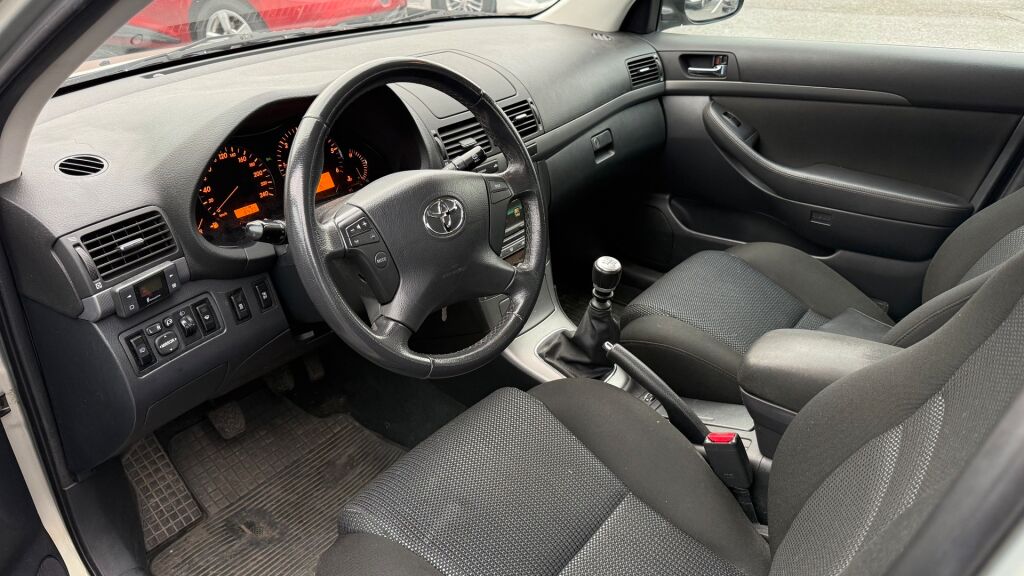 Toyota Avensis 2008 Vihreä
