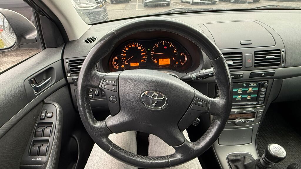 Toyota Avensis 2008 Vihreä