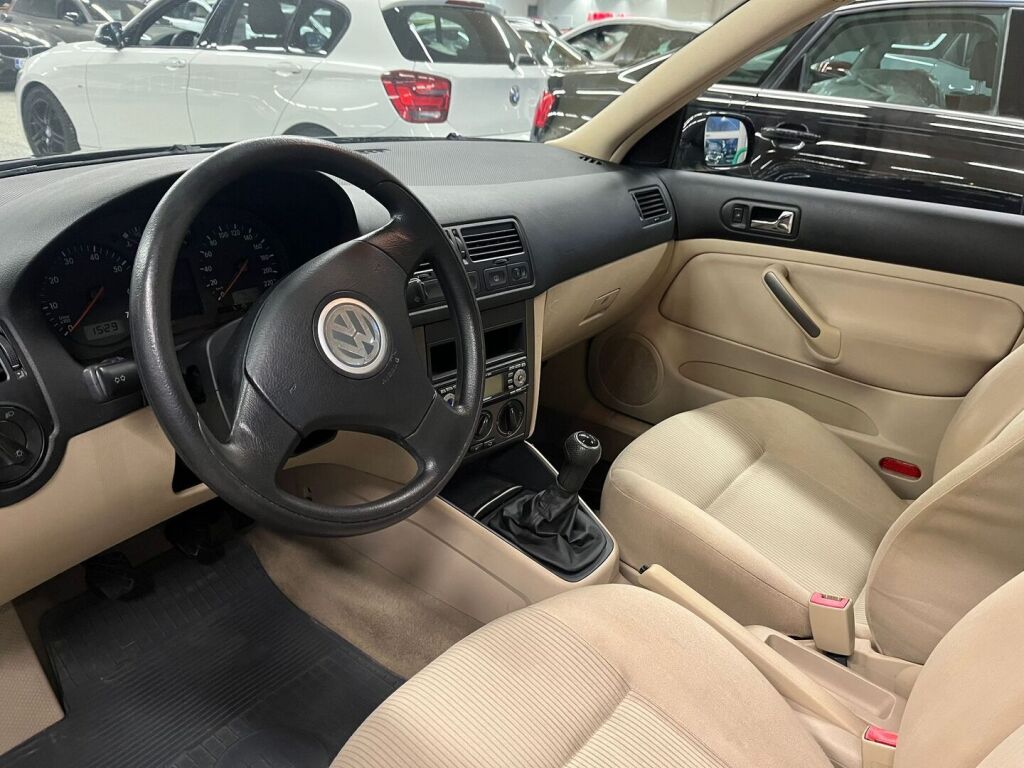 Volkswagen Bora 2004 Musta