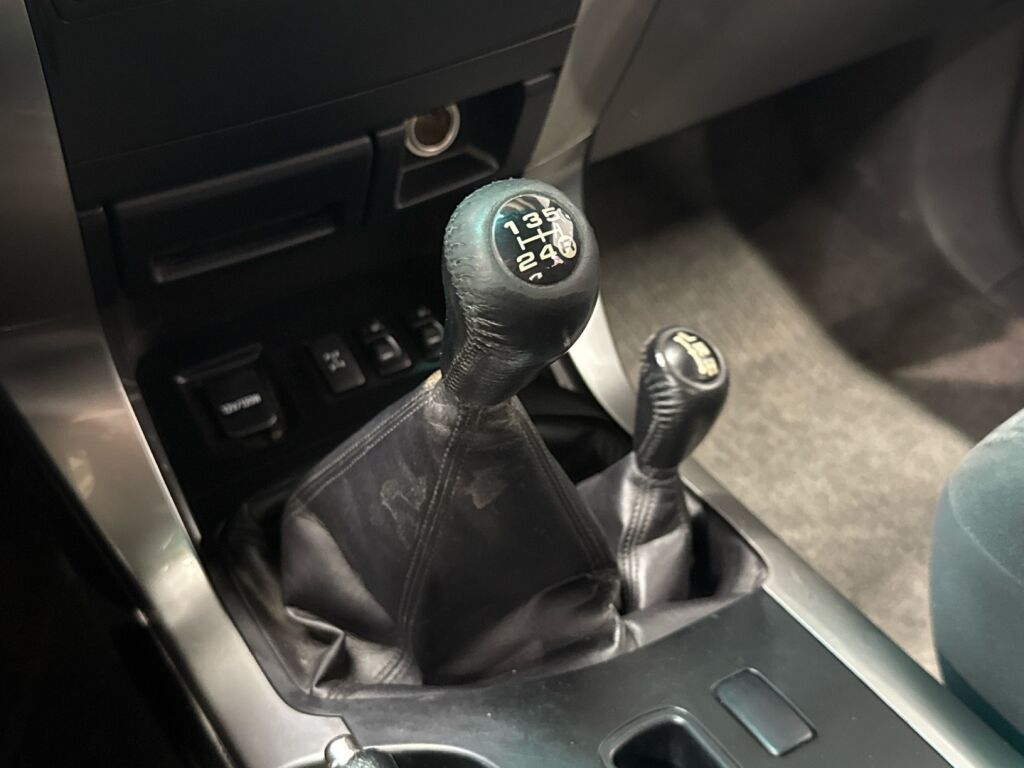 Toyota Land Cruiser 2004 Harmaa