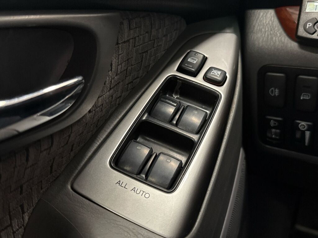 Toyota Land Cruiser 2004 Harmaa