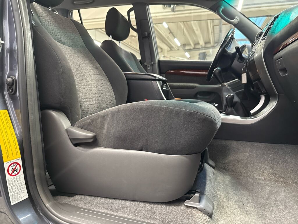 Toyota Land Cruiser 2004 Harmaa