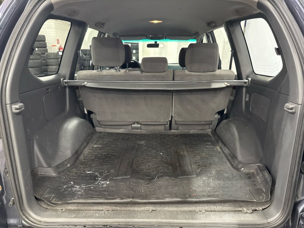 Toyota Land Cruiser 2004 Harmaa