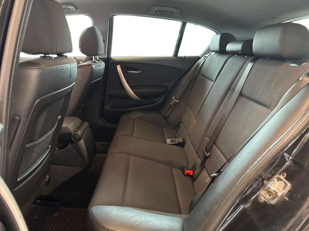 BMW 116 2008 Musta