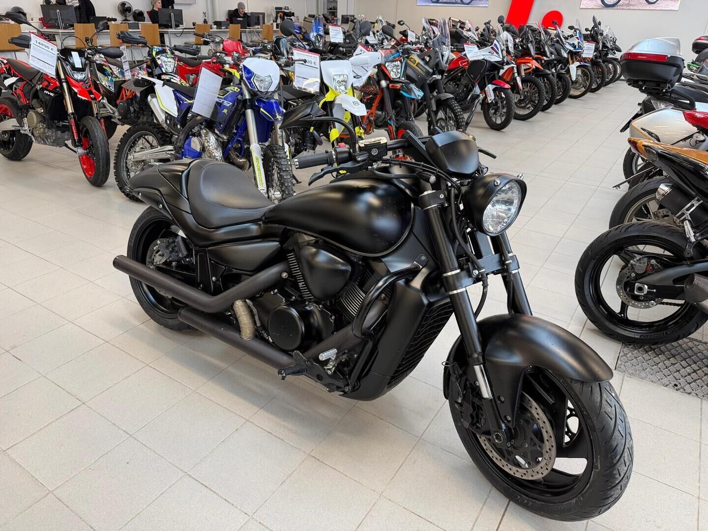 Suzuki INTRUDER
