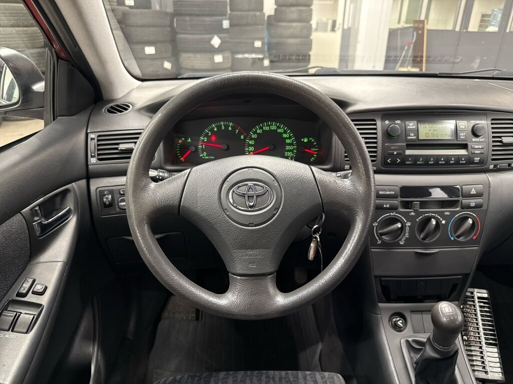 Toyota Corolla 2003 Punainen