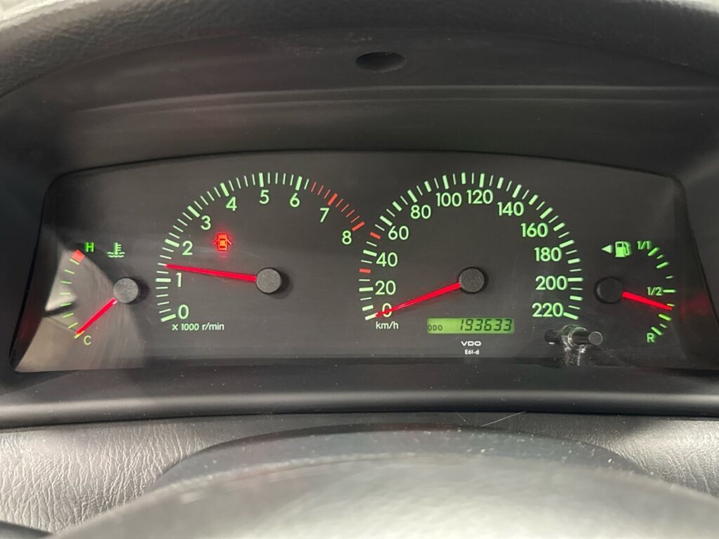 Toyota Corolla 2003 Punainen