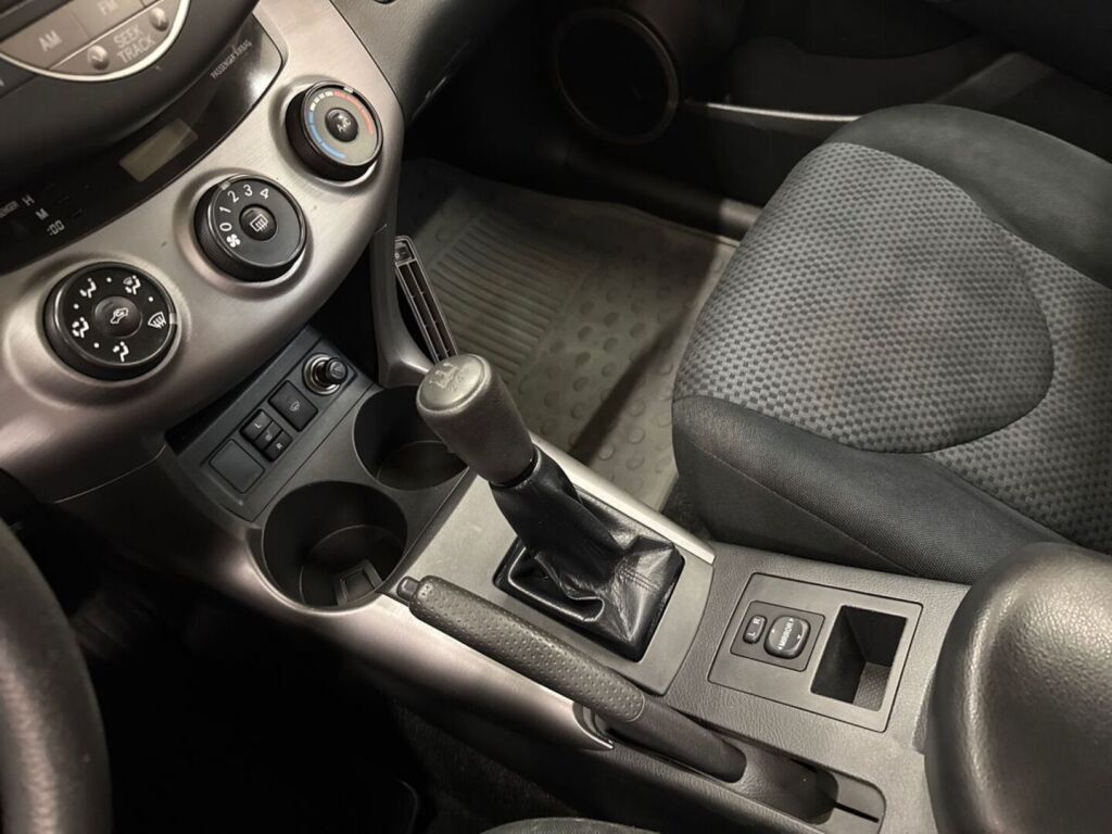 Toyota RAV4 2006 Harmaa