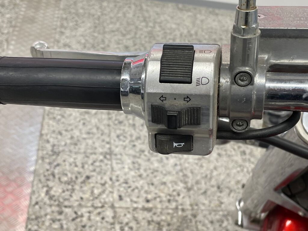 Suzuki VL 1999 
