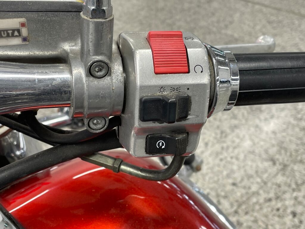 Suzuki VL 1999 