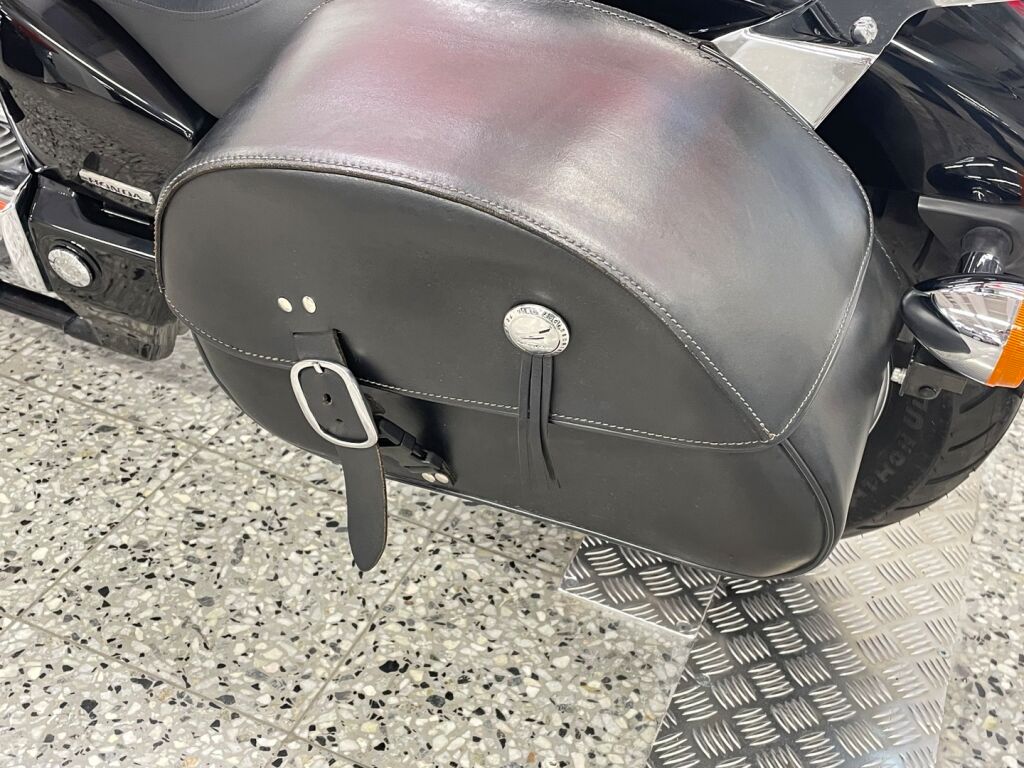 Honda SHADOW 2009 Musta