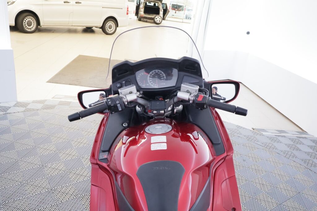 Honda ST 2008 SIGNAL RED