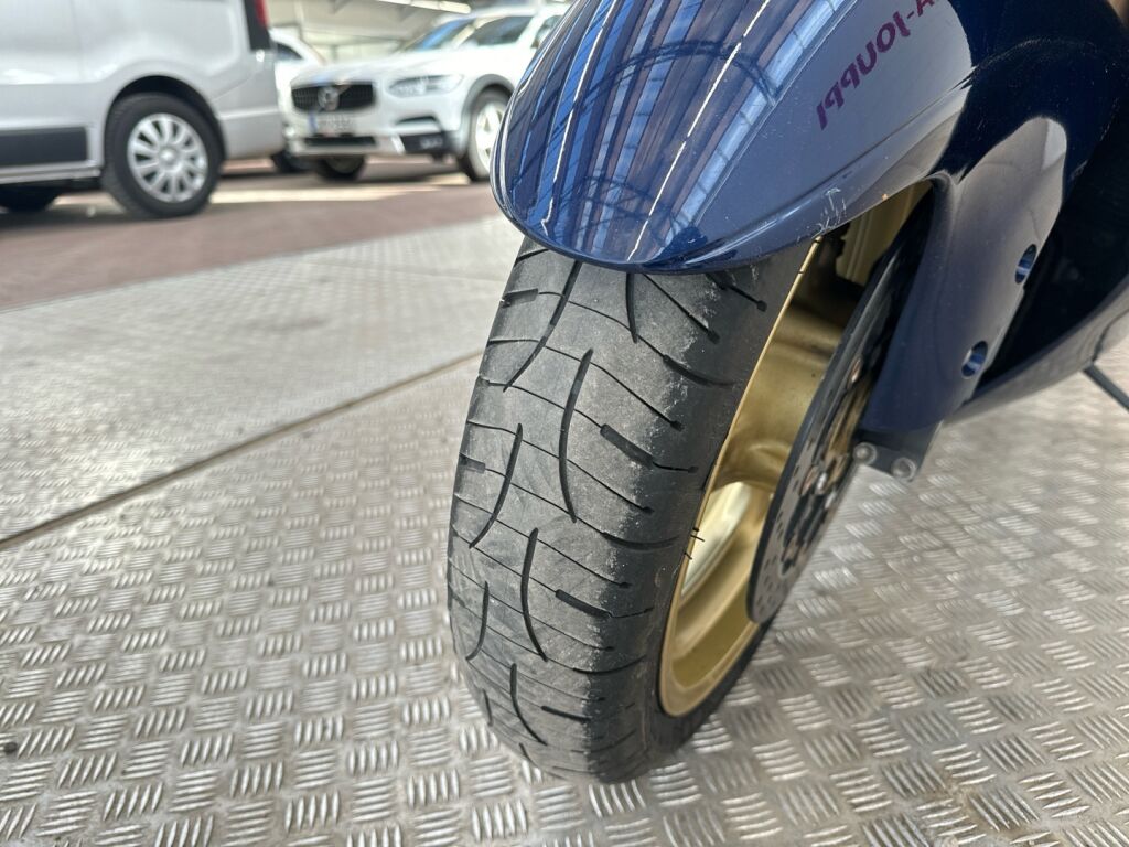 Suzuki GSX 2008 Musta