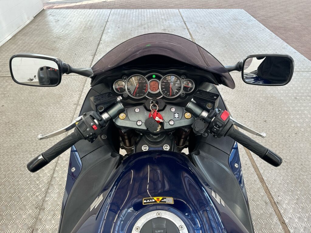 Suzuki GSX 2008 Musta