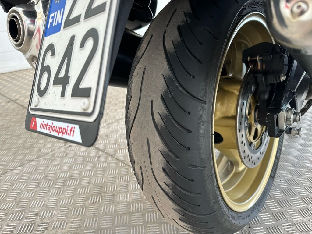 Suzuki GSX 2008 Musta