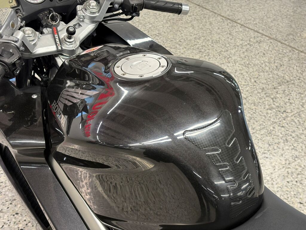 Honda VFR 2008 LAH V 65