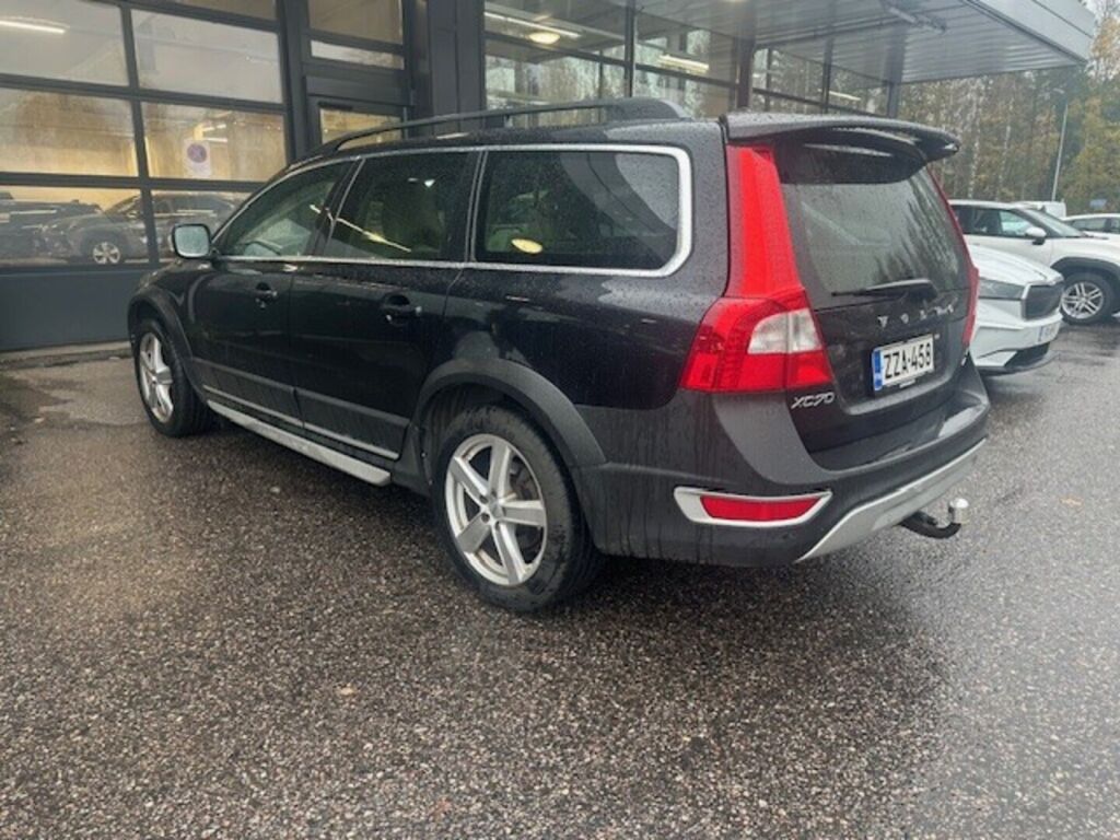 Volvo XC70 2009 Musta