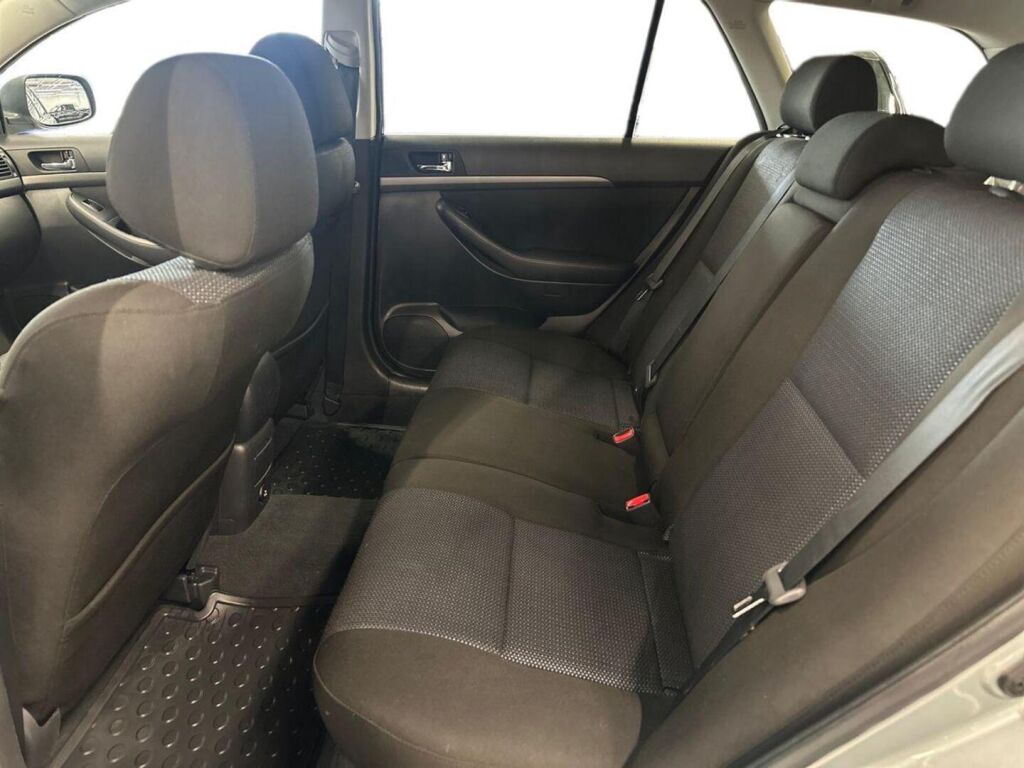 Toyota Avensis 2008 Hopea