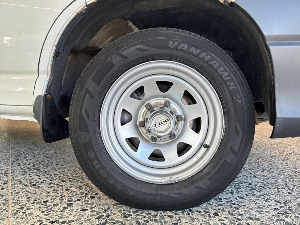 Toyota Hiace 2008 Valkoinen