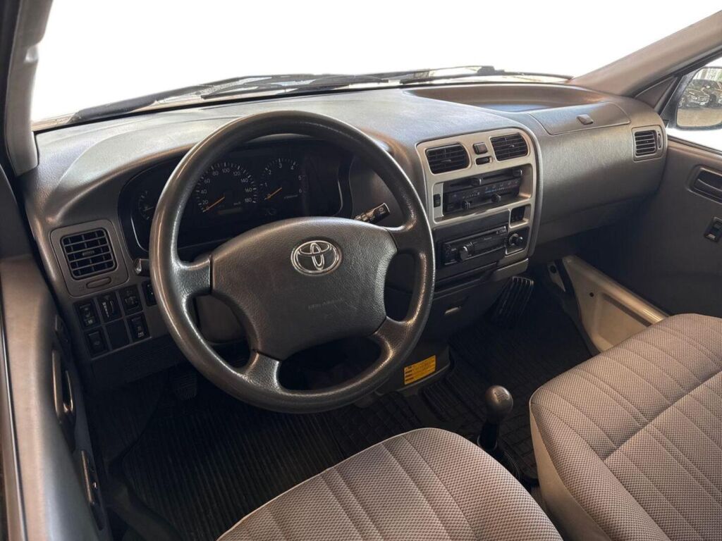 Toyota Hiace 2008 Valkoinen