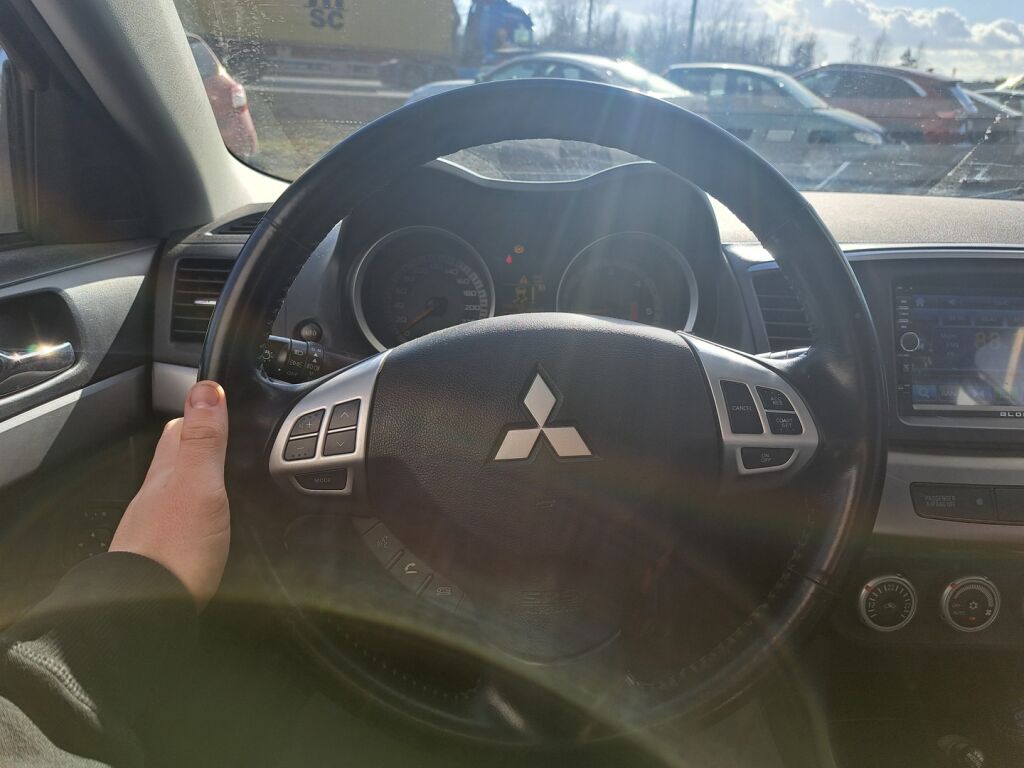 Mitsubishi Lancer 2009 Musta