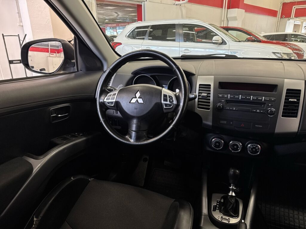 Mitsubishi Outlander 2012 Harmaa