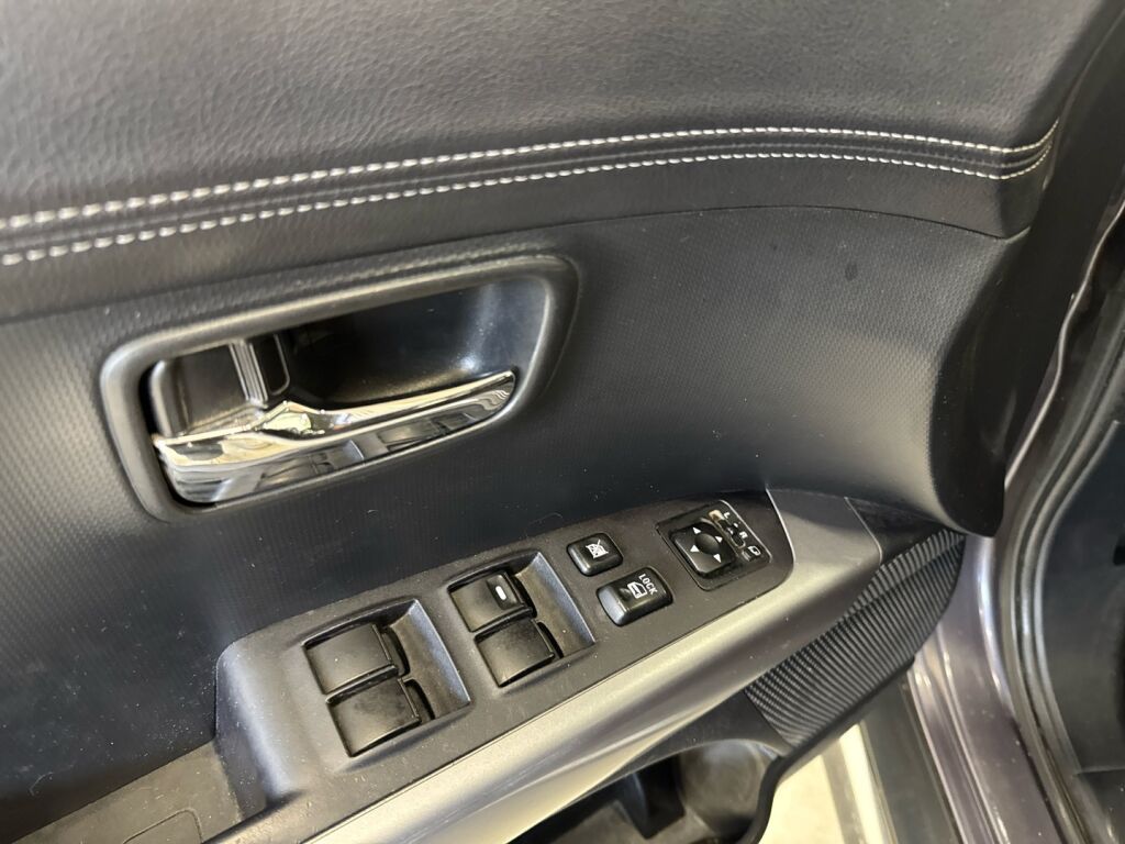 Mitsubishi Outlander 2012 Harmaa