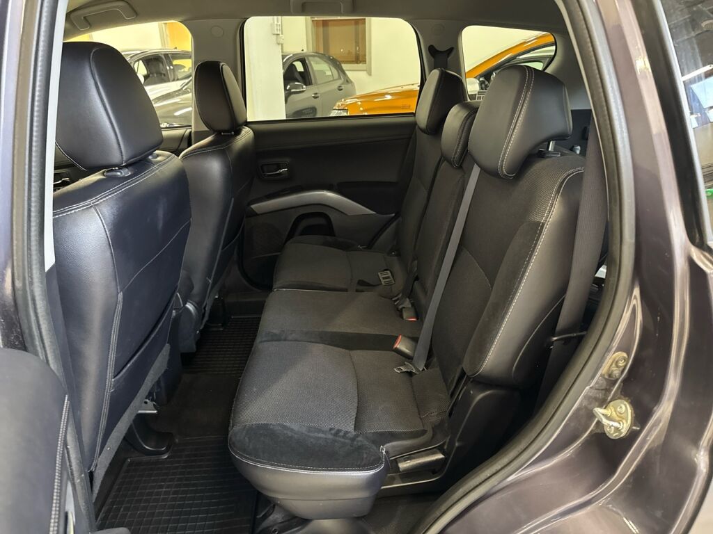 Mitsubishi Outlander 2012 Harmaa