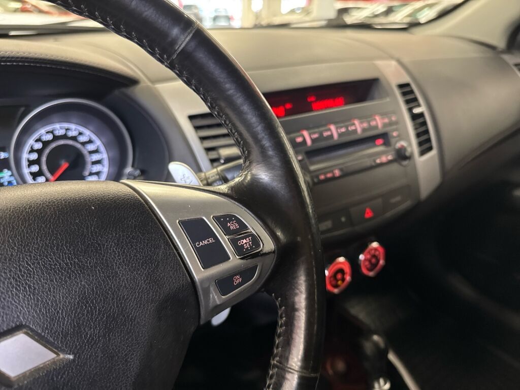 Mitsubishi Outlander 2012 Harmaa