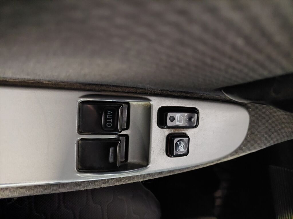 Toyota Hiace 2011 Musta