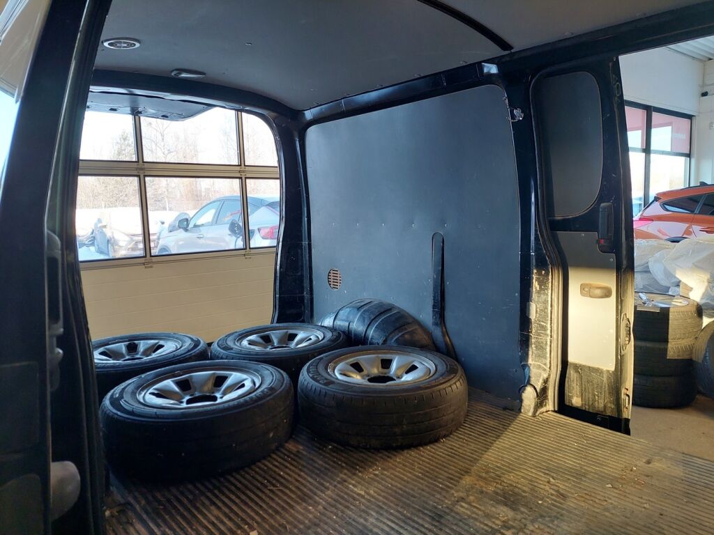 Toyota Hiace 2011 Musta