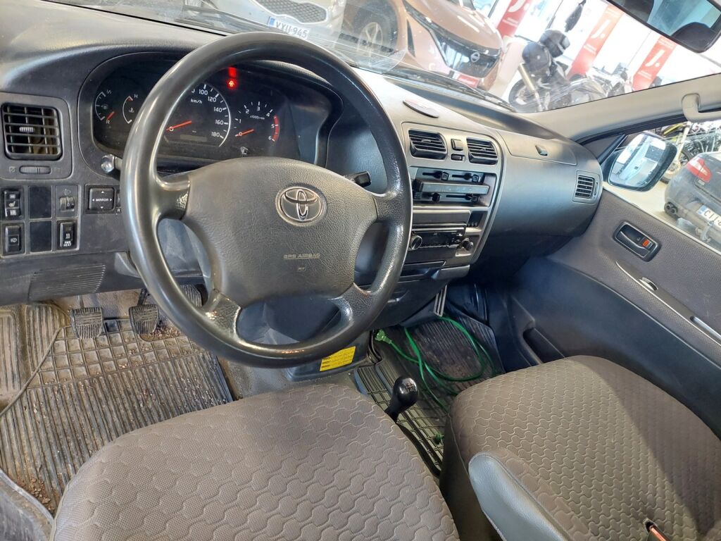 Toyota Hiace 2011 Musta