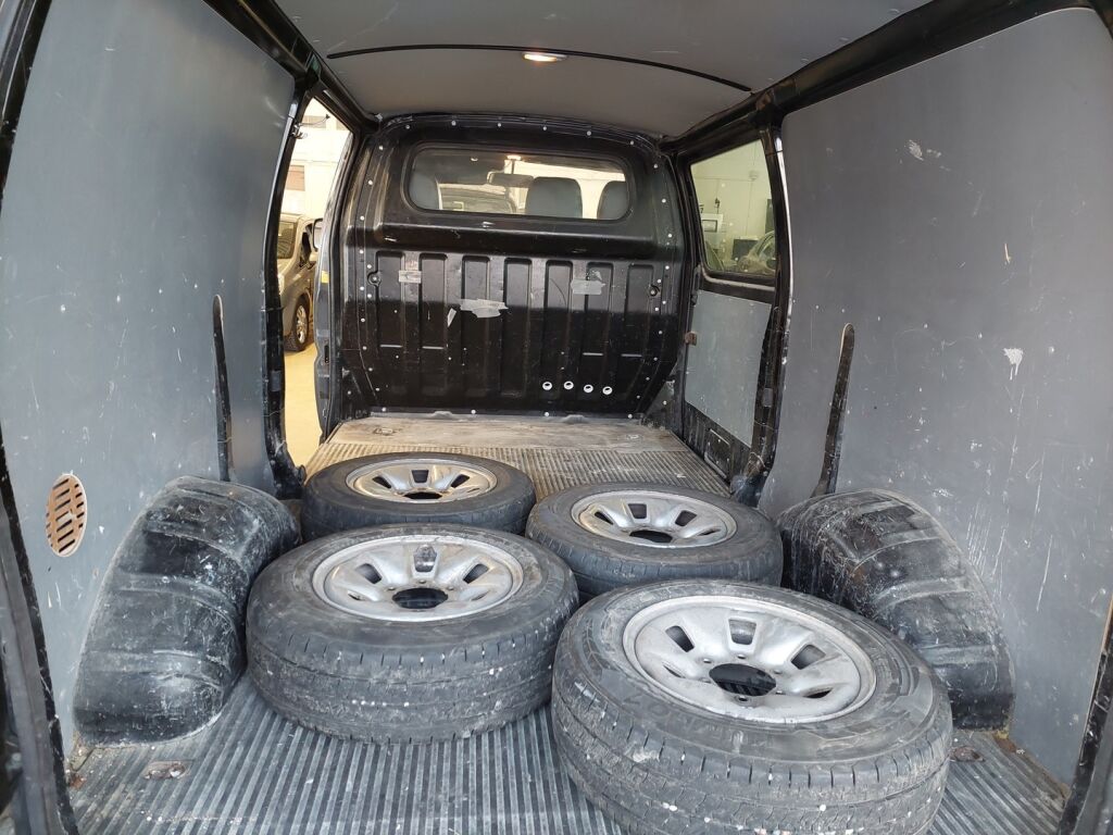 Toyota Hiace 2011 Musta