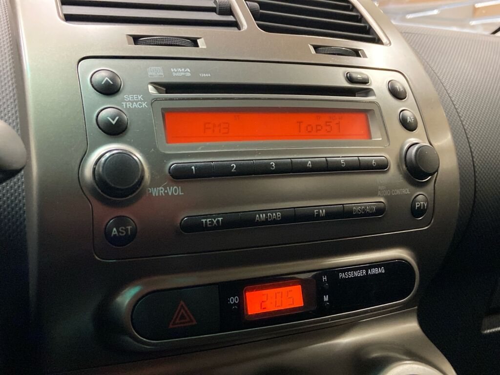 Toyota Urban Cruiser 2012 Violetti