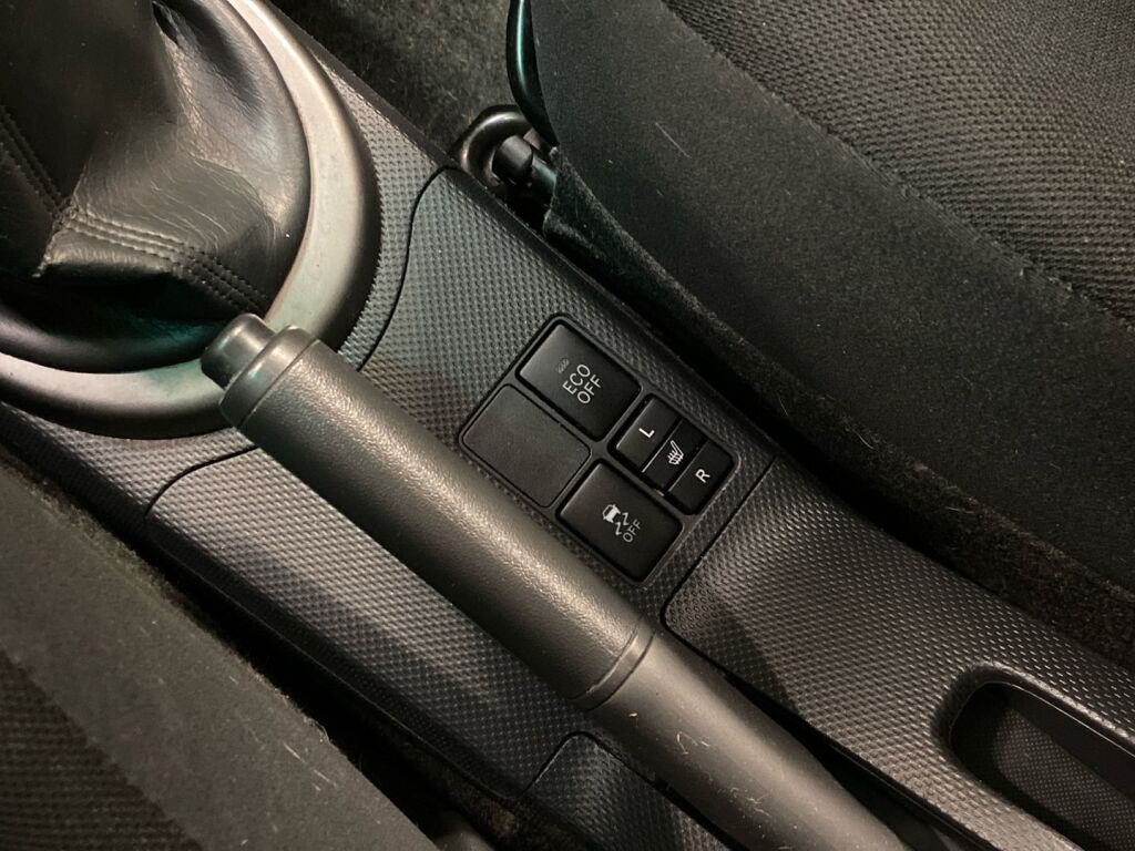 Toyota Urban Cruiser 2012 Violetti