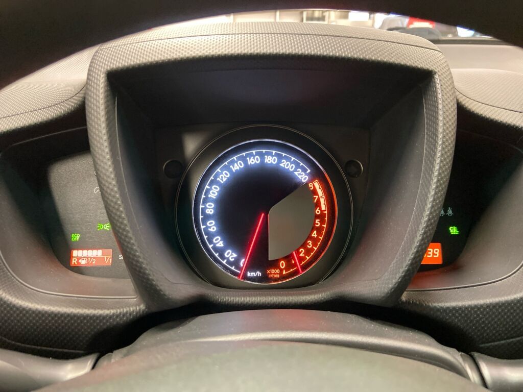 Toyota Urban Cruiser 2012 Violetti