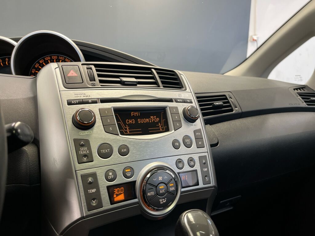 Toyota Verso 2011 Sininen