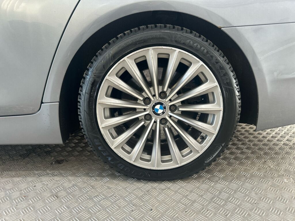 BMW 530 2012 Harmaa